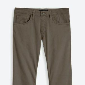 Zach Straight Leg Pant